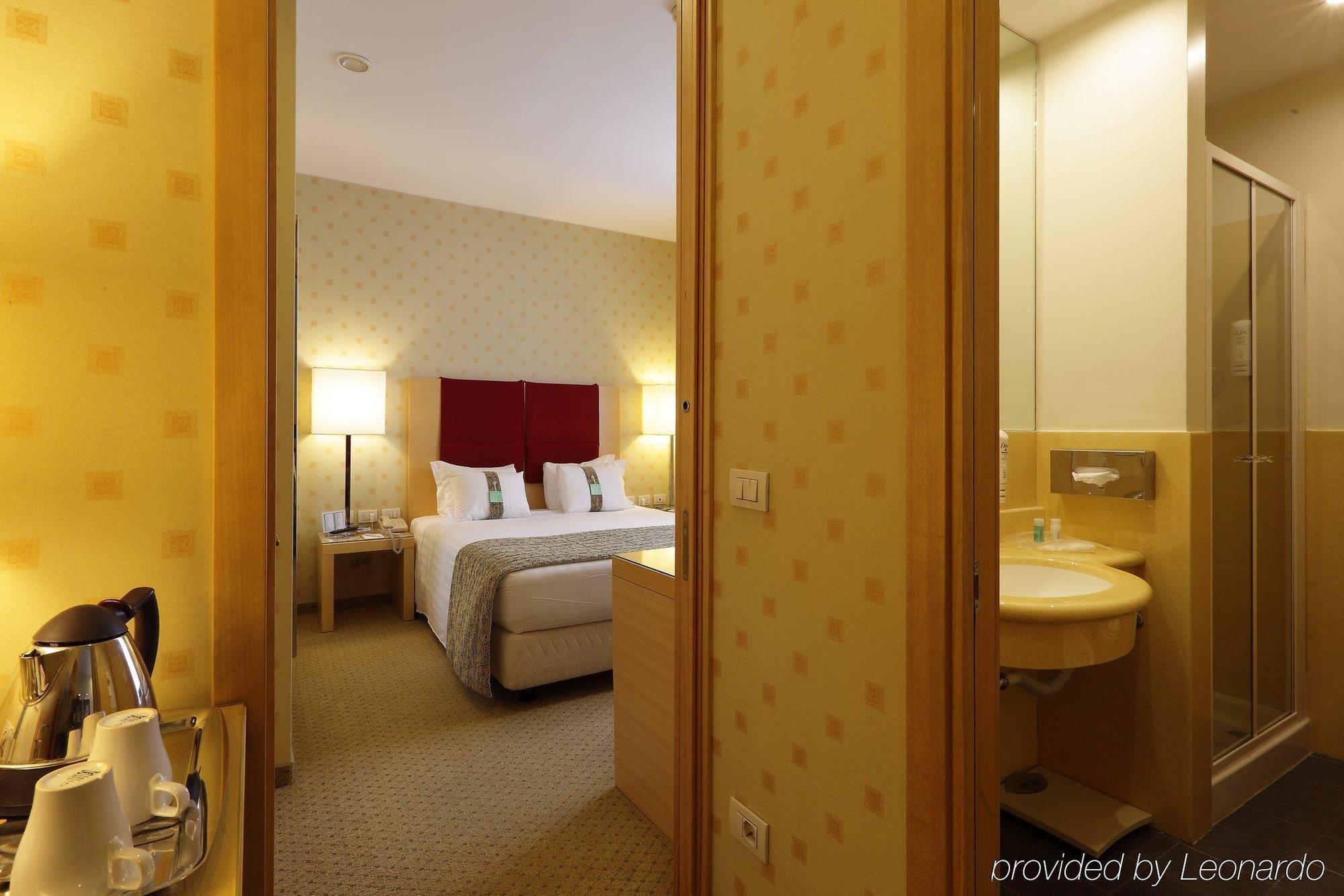 Holiday Inn Milan Garibaldi Station By Ihg Esterno foto