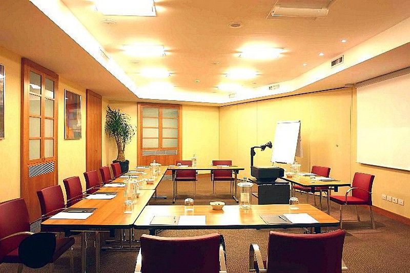 Holiday Inn Milan Garibaldi Station By Ihg Esterno foto