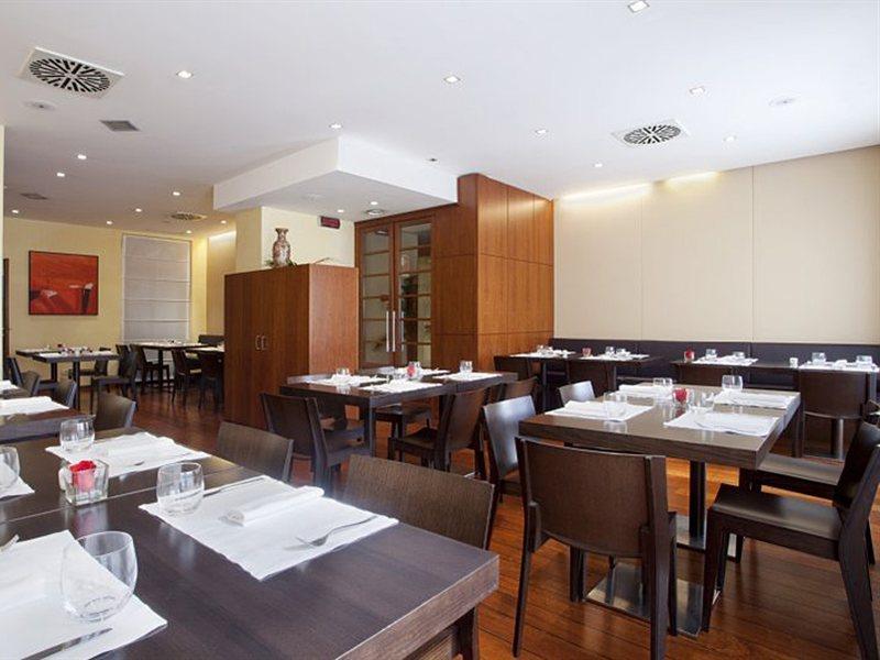 Holiday Inn Milan Garibaldi Station By Ihg Esterno foto
