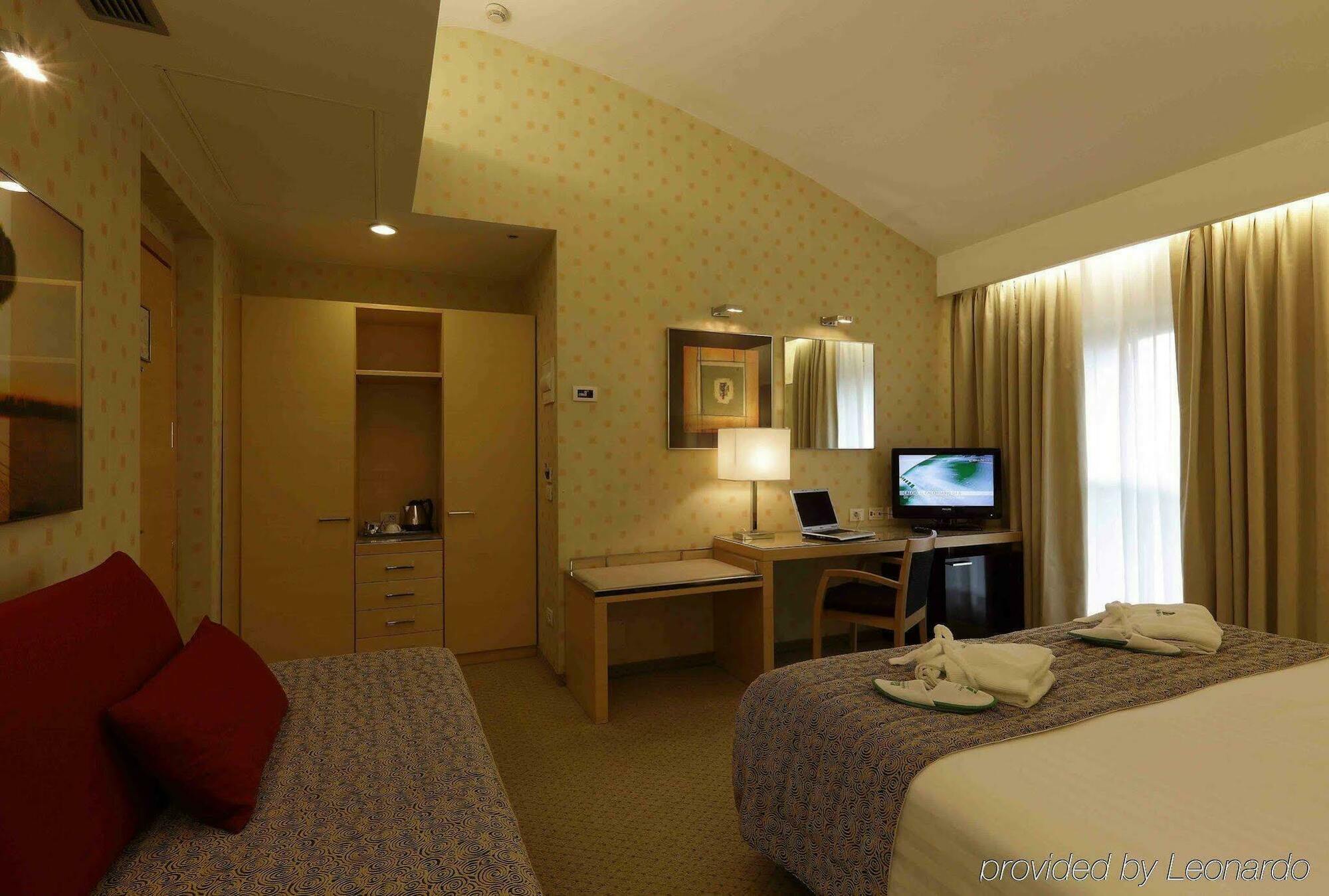 Holiday Inn Milan Garibaldi Station By Ihg Esterno foto